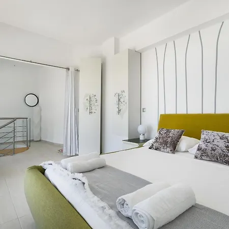 Villa M And T Seaview Main *