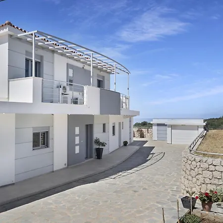 Villa M And T Seaview Main *